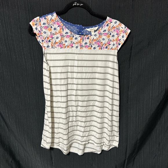 Matilda Jane Brand white w/blue n pink flowers w/stripes top / size‎ S / M-32 - Picture 1 of 5